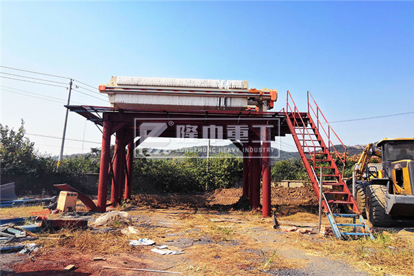 隆中板框污泥壓濾機(jī)：樹立民族品牌 走道路