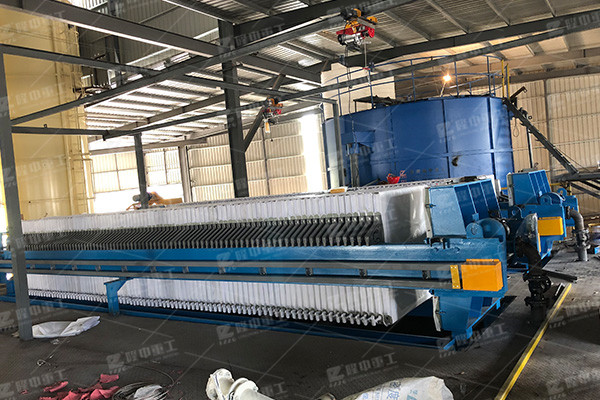 板框壓濾機(jī)如何進(jìn)行脫水，脫水后如何自清潔呢